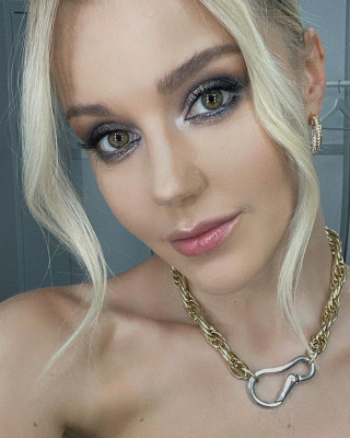 Юлианна Караулова 