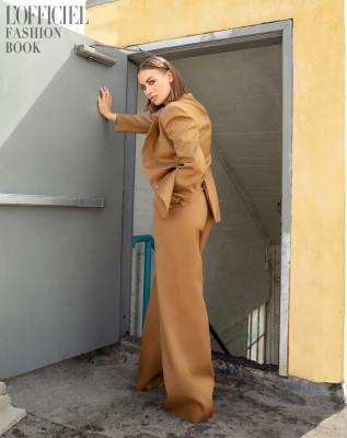 Yvonne Strahovski by Mike Ruiz for L’Officiel Australia \\ 2021
