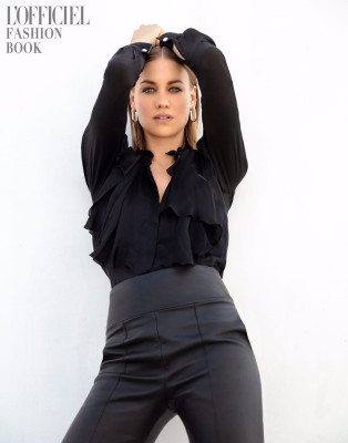 Yvonne Strahovski by Mike Ruiz for L’Officiel Australia \\ 2021