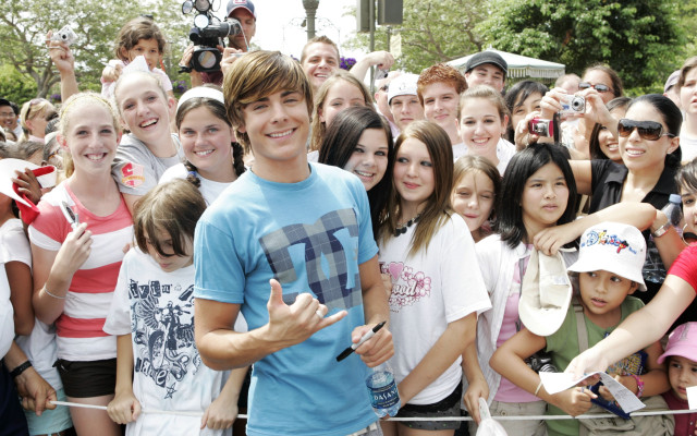 Zac Efron pic #200576
