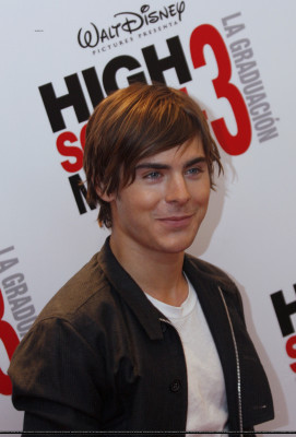 Zac Efron pic #135791