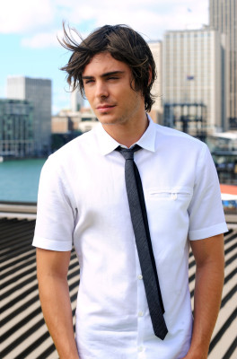 Zac Efron pic #611675
