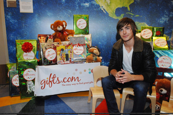 Zac Efron pic #135818