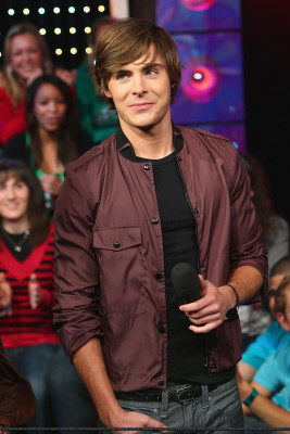 Zac Efron pic #135775