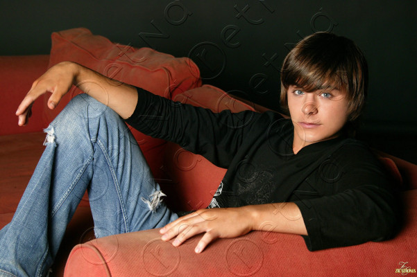Zac Efron pic #136390