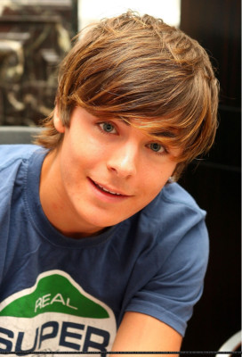 Zac Efron pic #135697