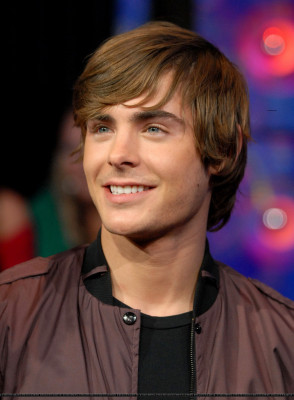 Zac Efron pic #135774