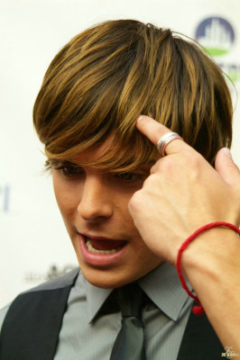 Zac Efron pic #136259