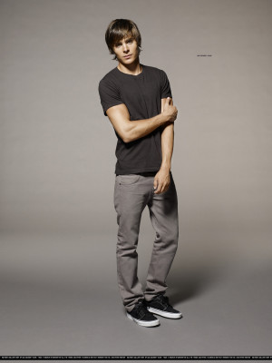 Zac Efron pic #135699