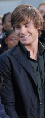 Zac Efron pic #135790