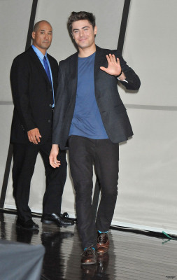 Zac Efron pic #698369