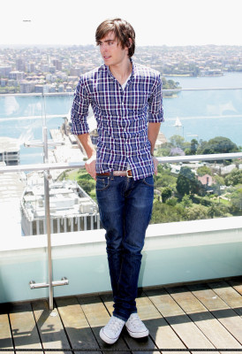 Zac Efron pic #135867