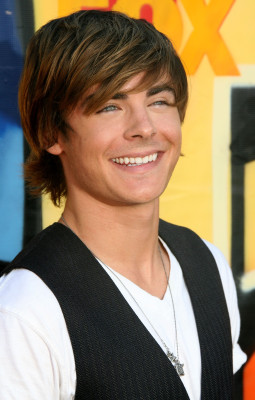 Zac Efron pic #153075