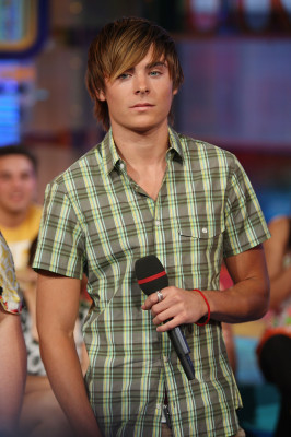 Zac Efron pic #153079