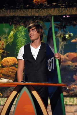Zac Efron pic #148679