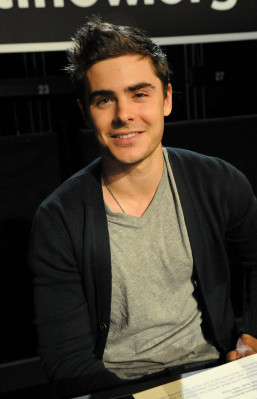 Zac Efron pic #281683