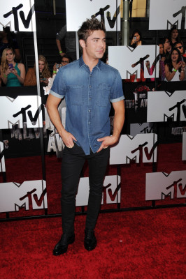 Zac Efron pic #721684
