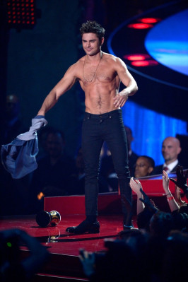 Zac Efron pic #721228