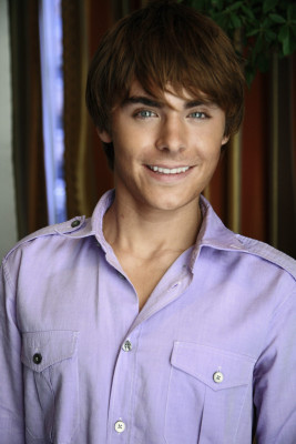 Zac Efron pic #95005