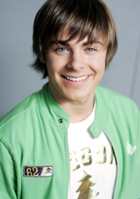 Zac Efron pic #571574