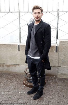 Zac Efron pic #1020744