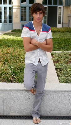 Zac Efron pic #139274