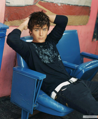 Zac Efron pic #138926