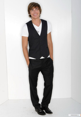 Zac Efron pic #131643