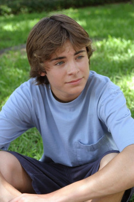 Zac Efron pic #571569