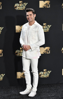 Zac Efron pic #964423