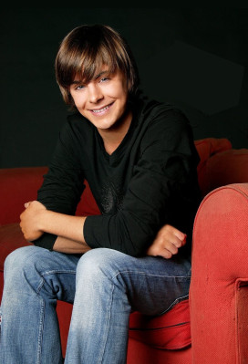 Zac Efron pic #581303