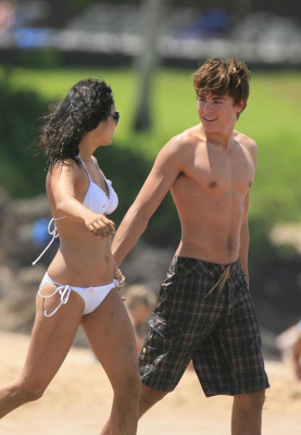 Zac Efron pic #161816