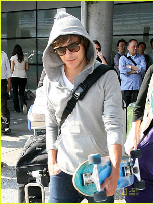 Zac Efron pic #134636
