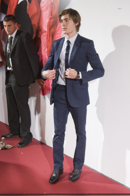 Zac Efron pic #134632