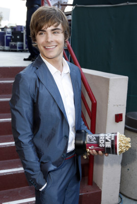 Zac Efron pic #132306