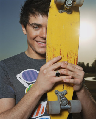 Zac Efron pic #134639