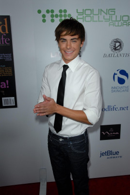 Zac Efron pic #142137