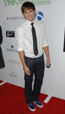 Zac Efron pic #134630