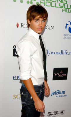 Zac Efron pic #142136