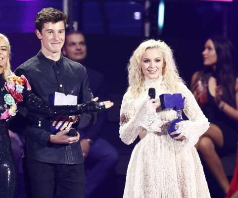 Zara Larsson - MTV EMA 2016