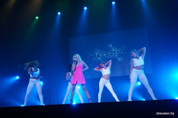 Zara Larsson pic #973572