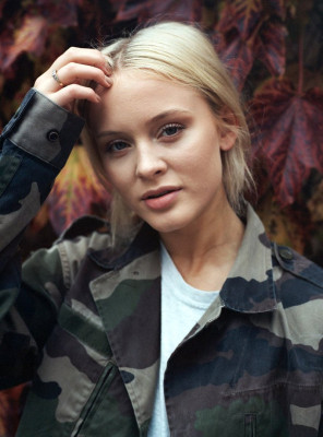 Zara Larsson pic #982485
