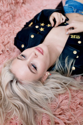 Zara Larsson - Elle Sweden 2017