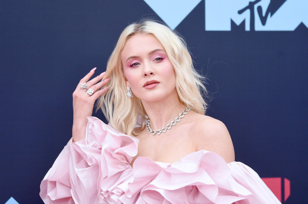 Zara Larsson – MTV VMA in Newark, NJ 08/26/2019
