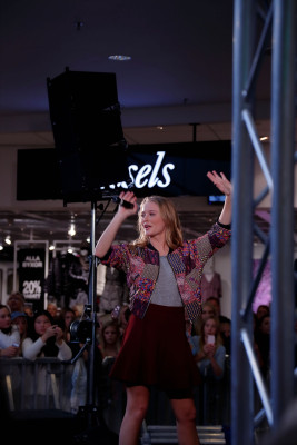 Zara Larsson pic #988113