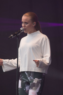 Zara Larsson pic #985794