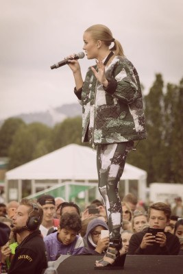 Zara Larsson pic #985788