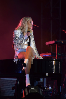 Zara Larsson pic #985793