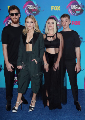 Zara Larsson at Teen Choice Awards 08/13/2017