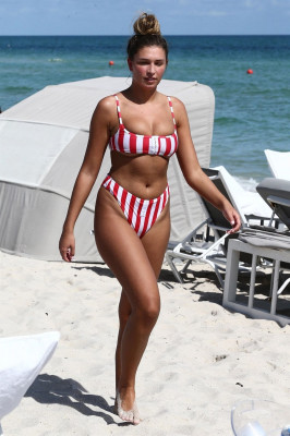 Zara McDermott pic #1128683